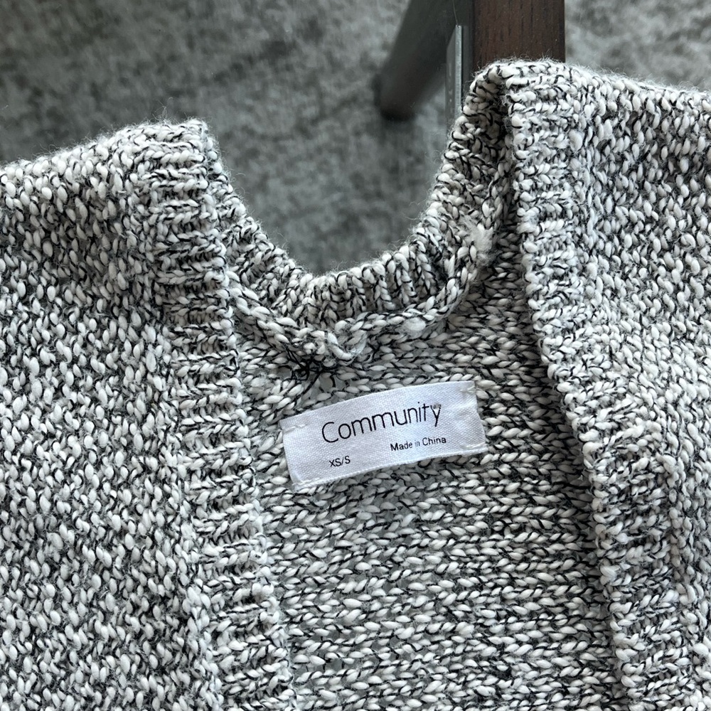 Aritzia Community Ionic Cape Cozy Relaxed Knit Oversized Spring Cardigan Sz XS - Picture 8 of 11